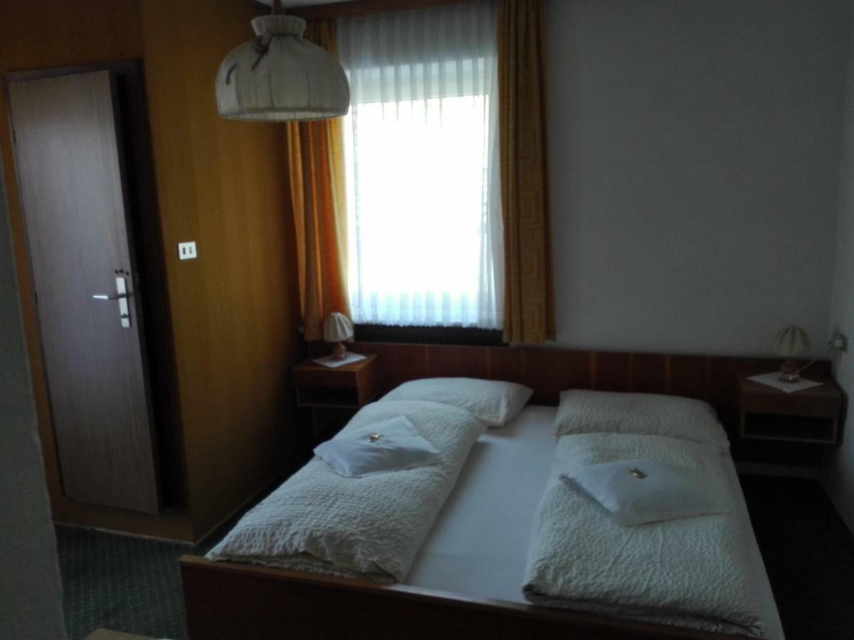 Hotel Haselried Tirolo Exterior photo